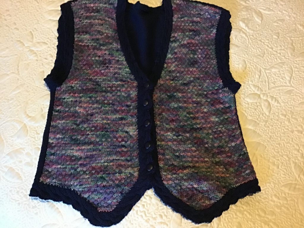 Knitted vest in multicolour yarn